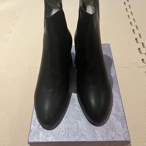 Elegant Black Ankle Boots